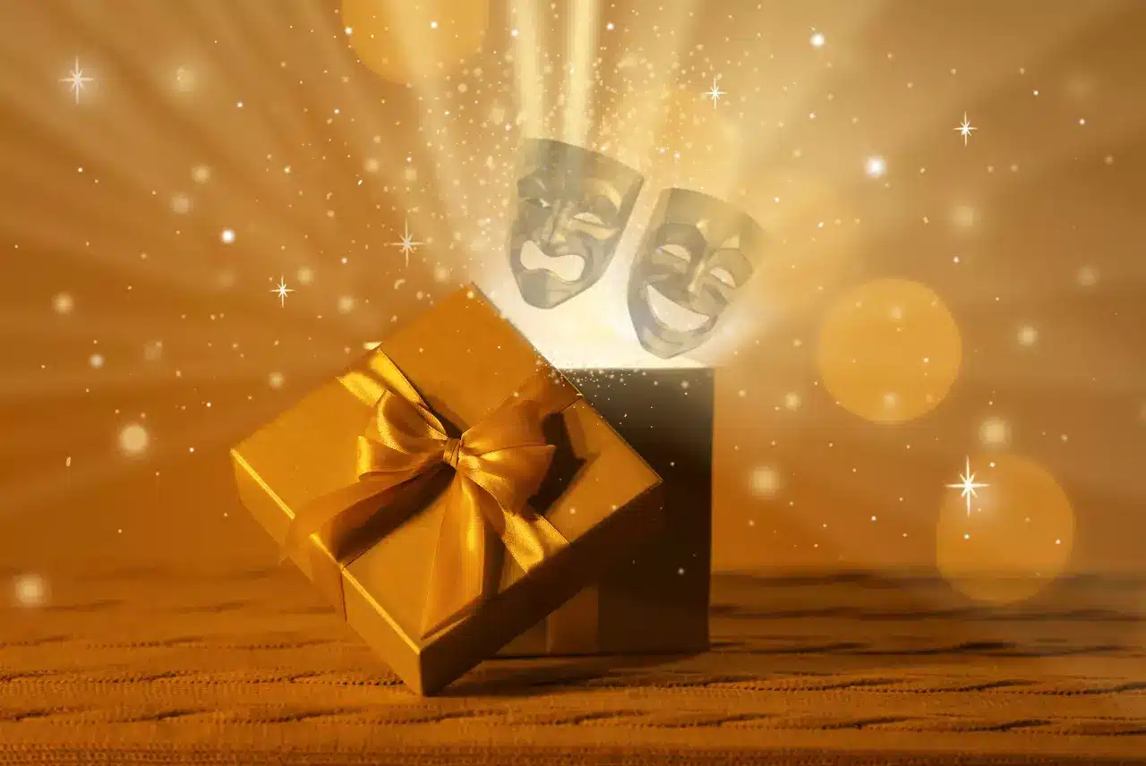 best gift for theater lovers, best gift for theatre lovers