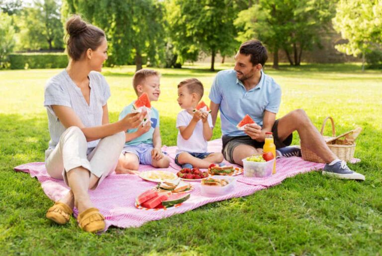 parks near me, local parks, things to do, picnic in the park