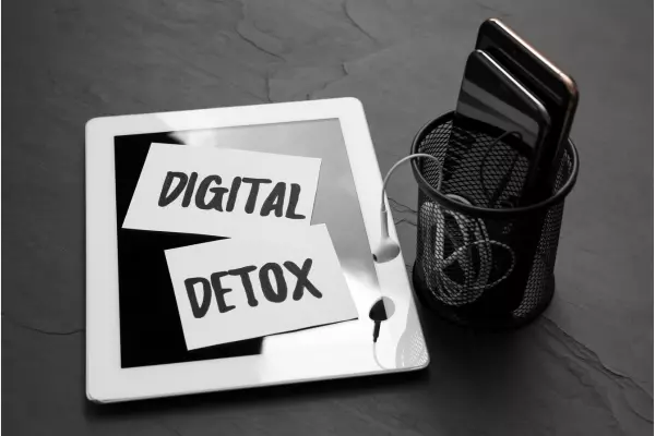 unplug, digital detox